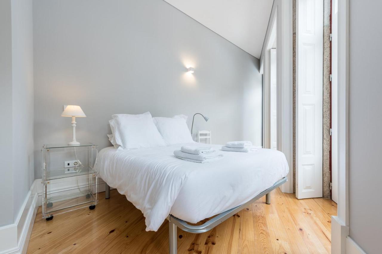 Lovelystay - Windows With Ac By Station * Oporto